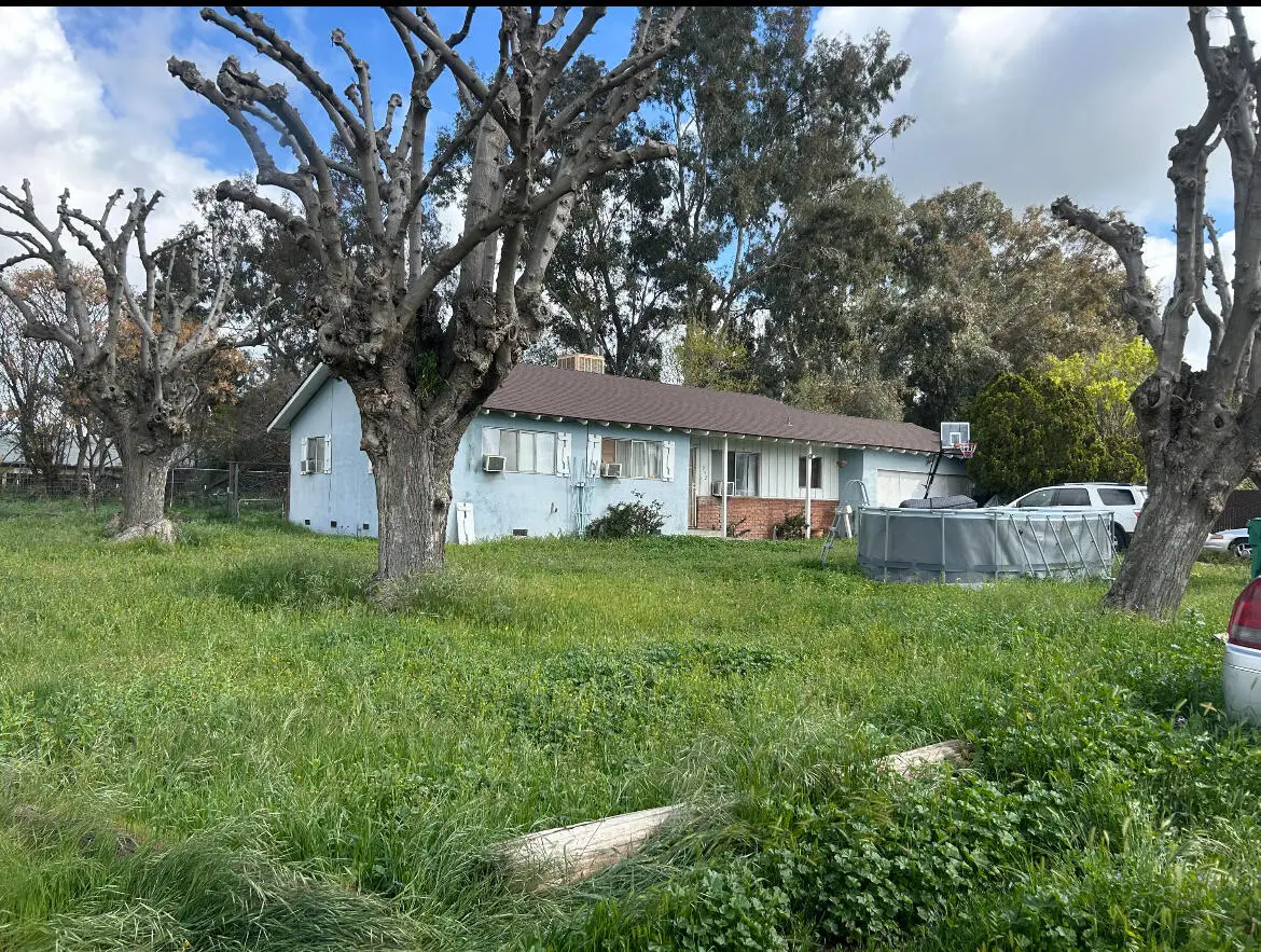 292 N Villa Street, Porterville, CA 93257 - Image #1