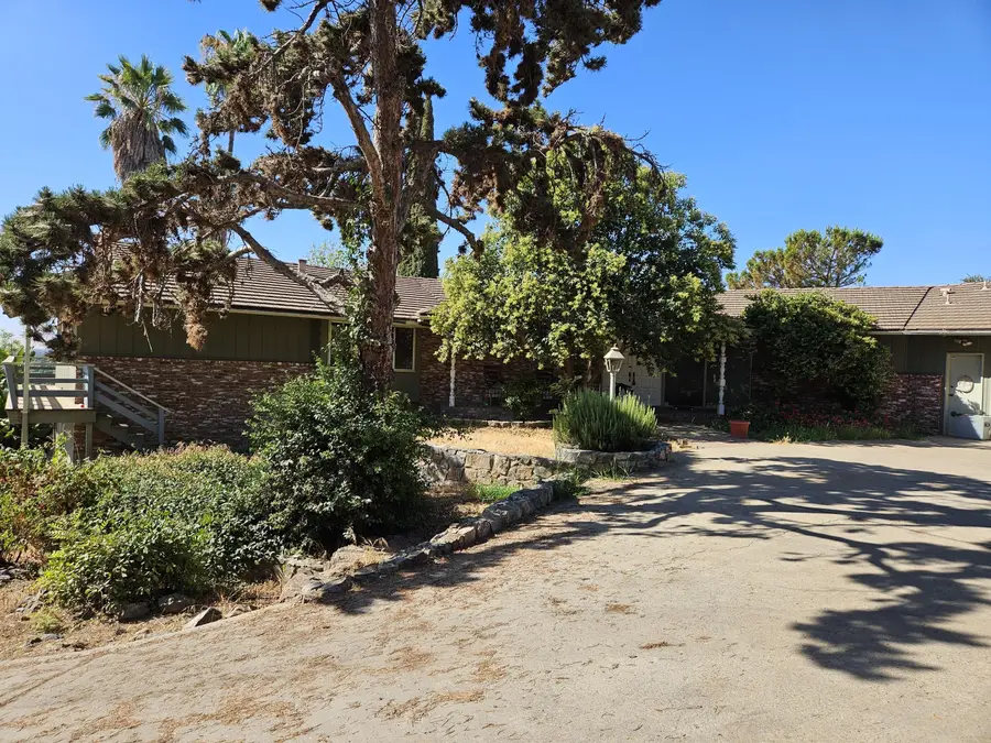 1431 Hillcrest Drive, Lindsay, CA 93247 - #2