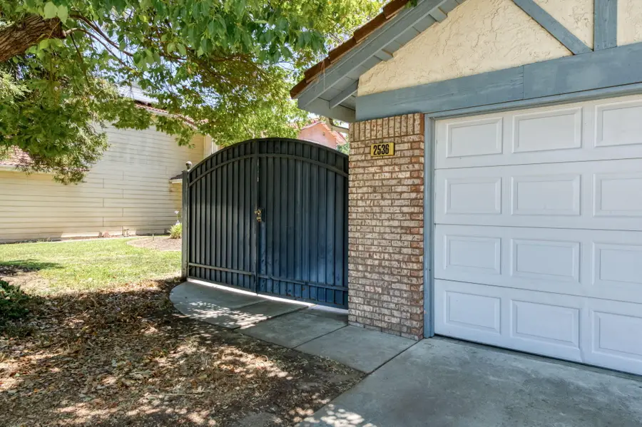 2536 Barstow Avenue, Clovis, CA 93611 - Image #2