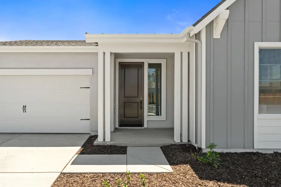 3177 E Sierra Avenue, Tulare, CA 93274 - #3