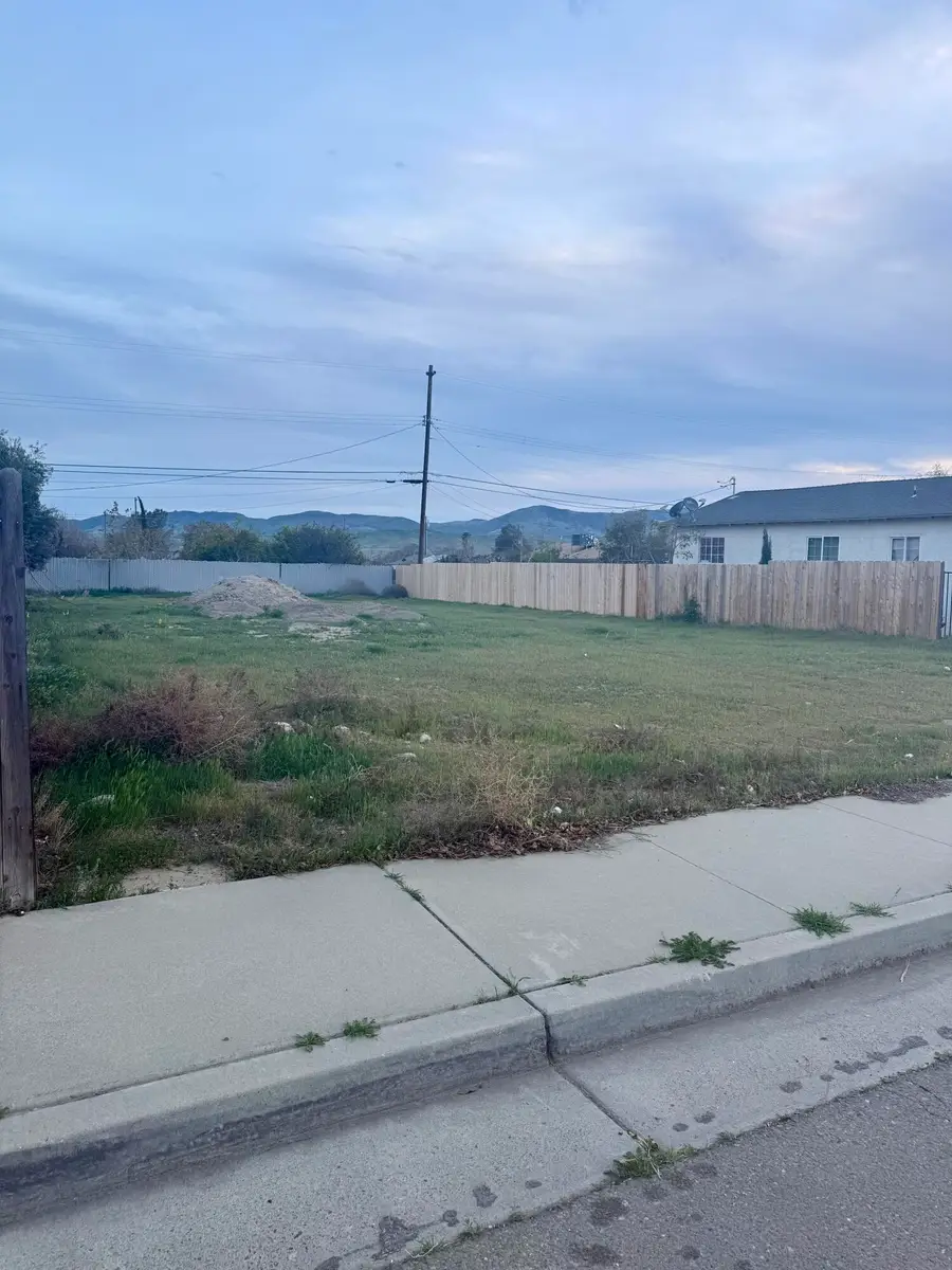 744 Shasta Avenue, Avenal, CA 93204 - Image #3