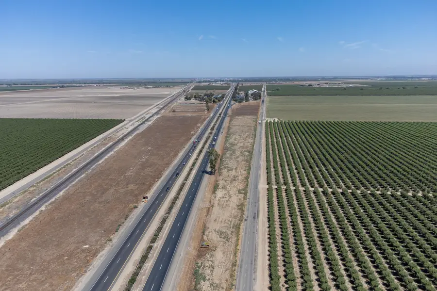 Ca-99, Tulare, CA 93274 - #2