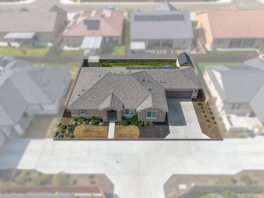 3185 Dorset Street, Tulare, CA 93274 - Image #2