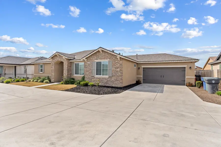 3185 Dorset Street, Tulare, CA 93274 - Image #3