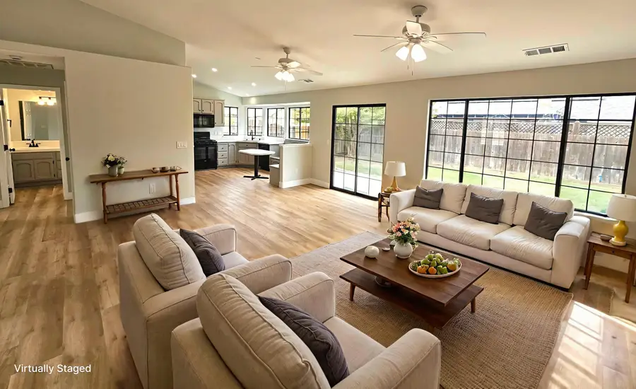 825 N Manzanita Street, Visalia, CA 93292 - Image #3