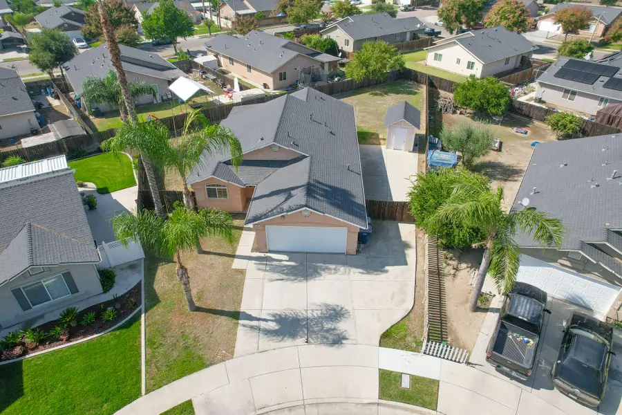 145 Cumberland Court, Tulare, CA 93274 - Image #2