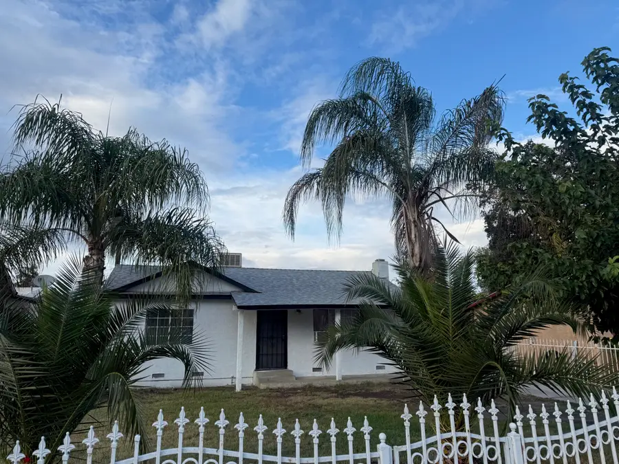 724 W Sonora Avenue, Tulare, CA 93274 - Image #2