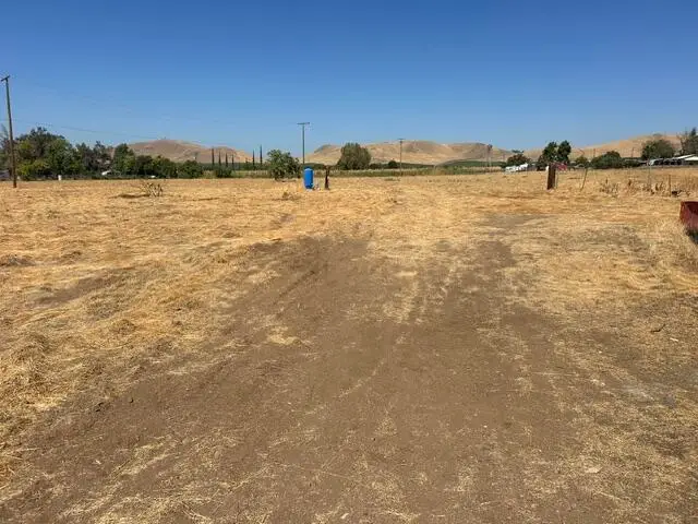 740 E Mulberry Avenue, Porterville, CA 93257 - Image #3