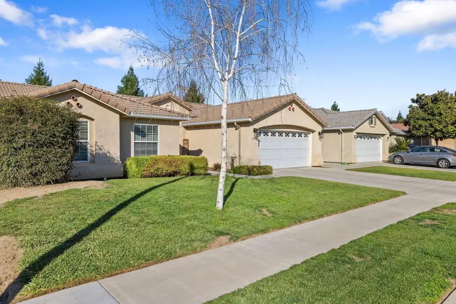 1920 E Sandalwood Avenue, Tulare, CA 93274 - Image #3