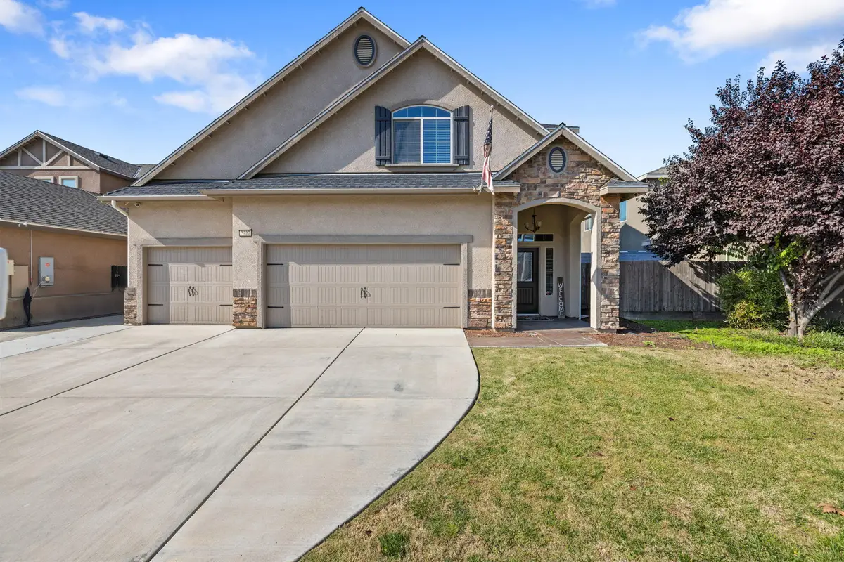 2327 N Shady Street, Visalia, CA 93291 - Image #1