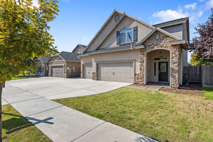 2327 N Shady Street, Visalia, CA 93291 - Image #2