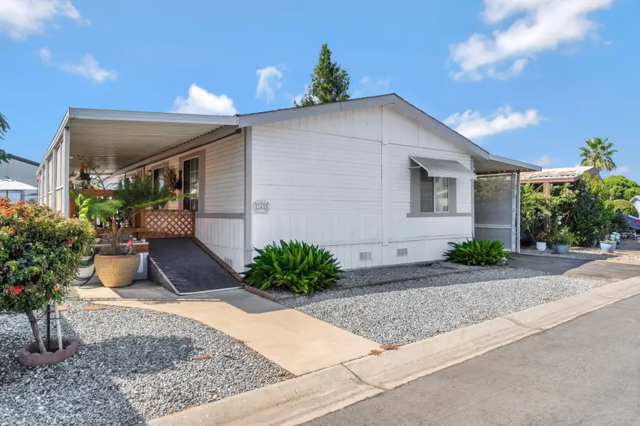 1218 E Cleveland Avenue #142, Madera, CA 93638 - #3