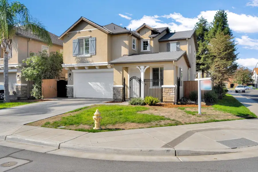 692 Blueberry Lane, Madera, CA 93638 - #2