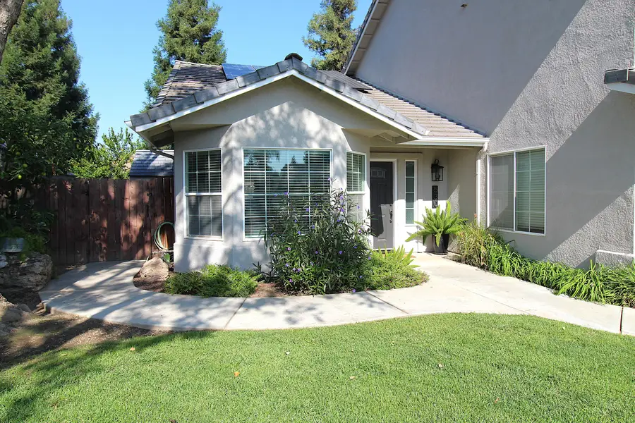 530 W Kimball Avenue, Visalia, CA 93277 - Image #2