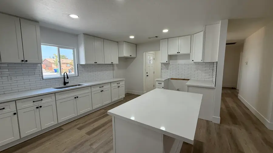 10811 Abby Lane, Hanford, CA 93230 - Image #2