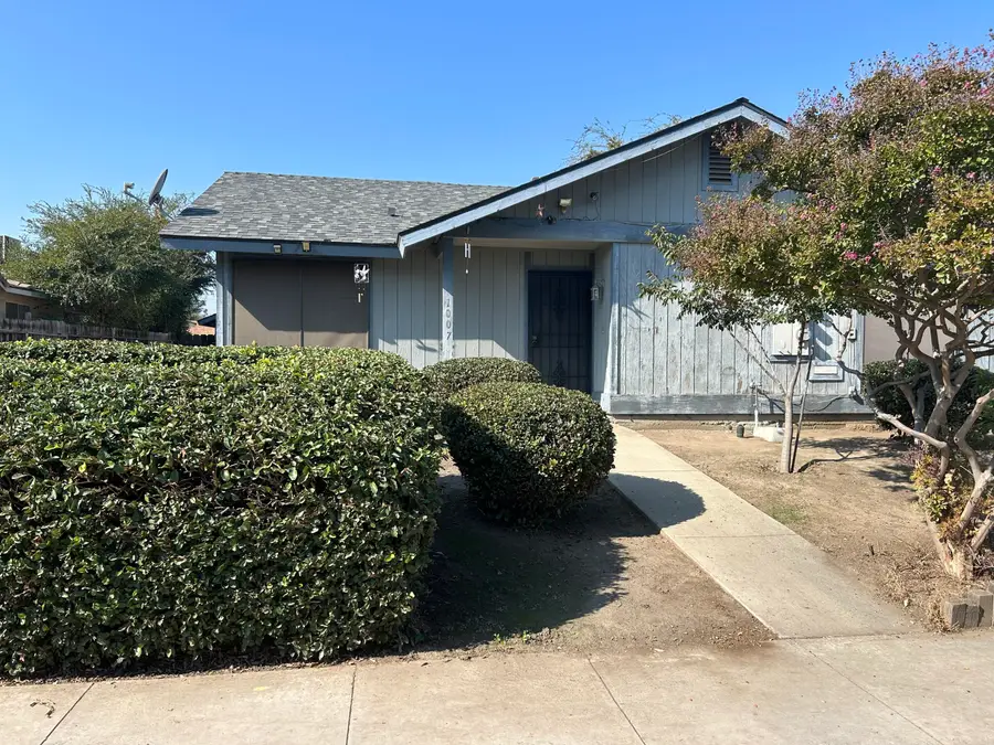 1011 N Lynora Street, Tulare, CA 93274 - Image #2