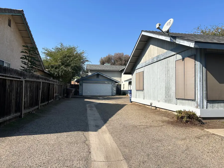 1011 N Lynora Street, Tulare, CA 93274 - Image #3