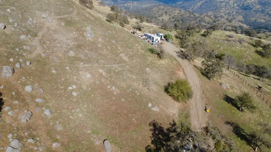 40885 Cornflower Ln, Yokuts Valley, CA 93675 - Image #2