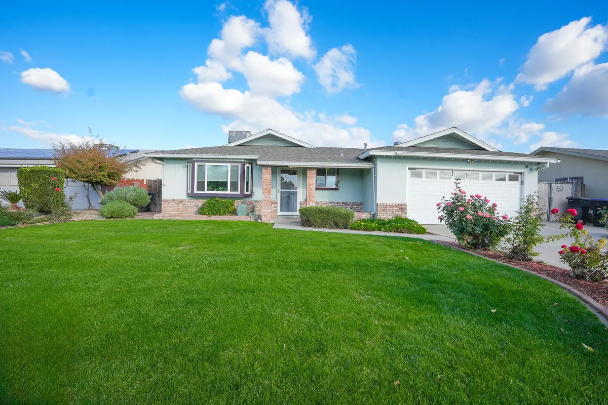 2922 S Linda Vista Street, Visalia, CA 93277 - Image #1