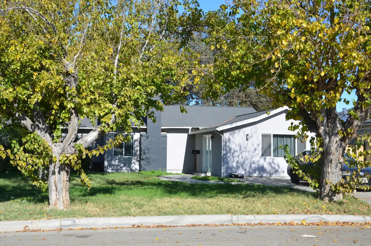 648 B Street, Lemoore, CA 93245 - Image #1