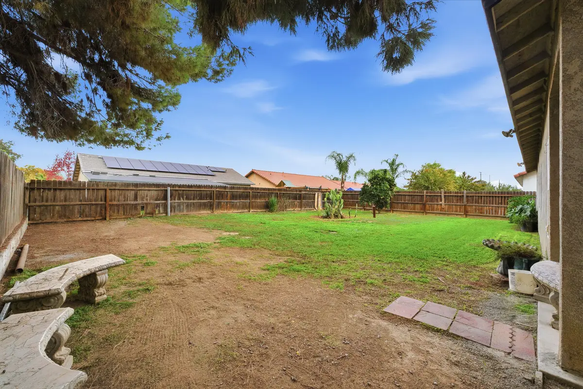 1692 Maple Court, Tulare, CA 93274 - Image #1