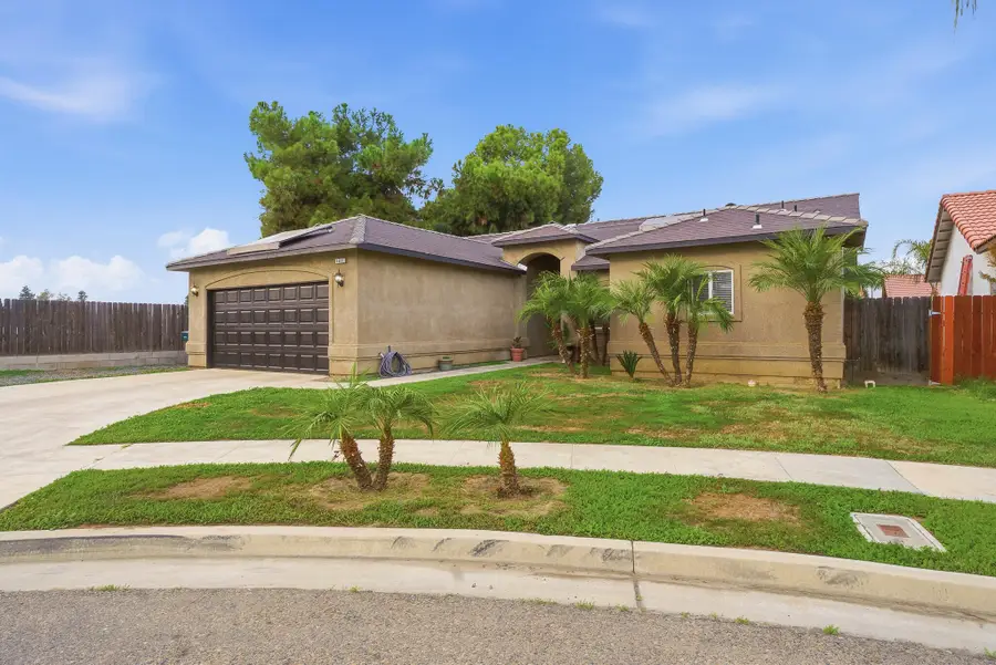 1692 Maple Court, Tulare, CA 93274 - Image #2