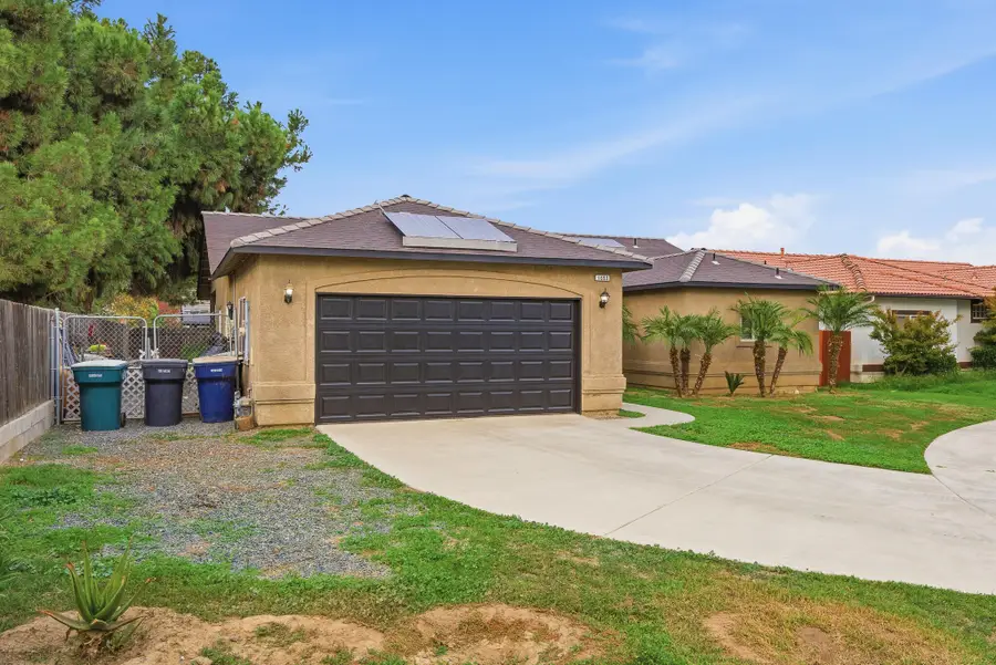 1692 Maple Court, Tulare, CA 93274 - Image #3