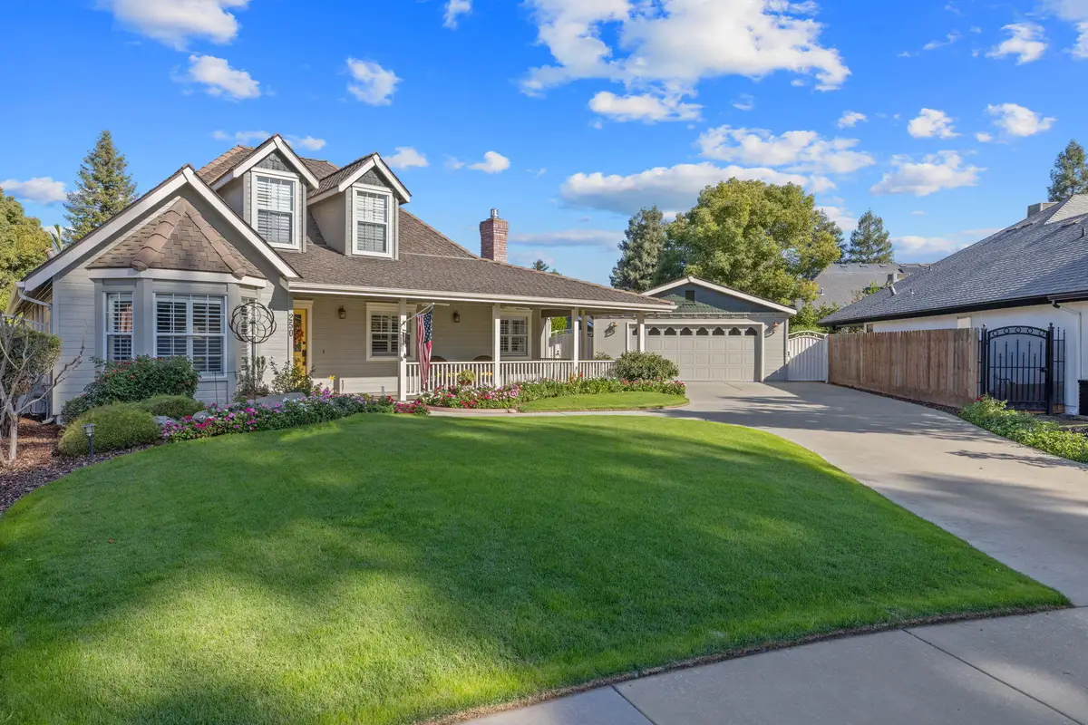 250 E Chestnut Court, Visalia, CA 93292 - Image #1