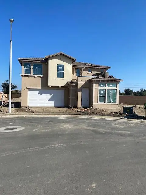 1842 Berlin Court W, Tulare, CA 93274 - Image #1