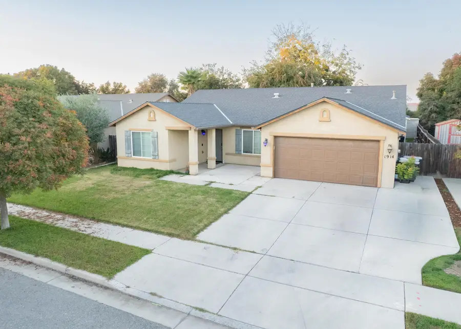 1914 Amarone Avenue, Tulare, CA 93274 - Image #2