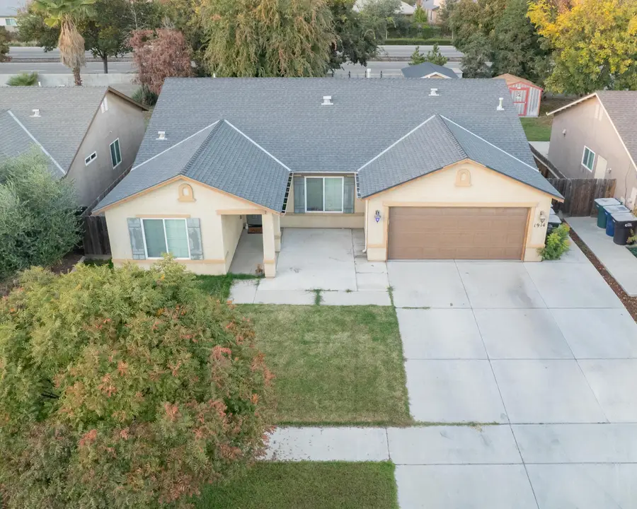 1914 Amarone Avenue, Tulare, CA 93274 - Image #3