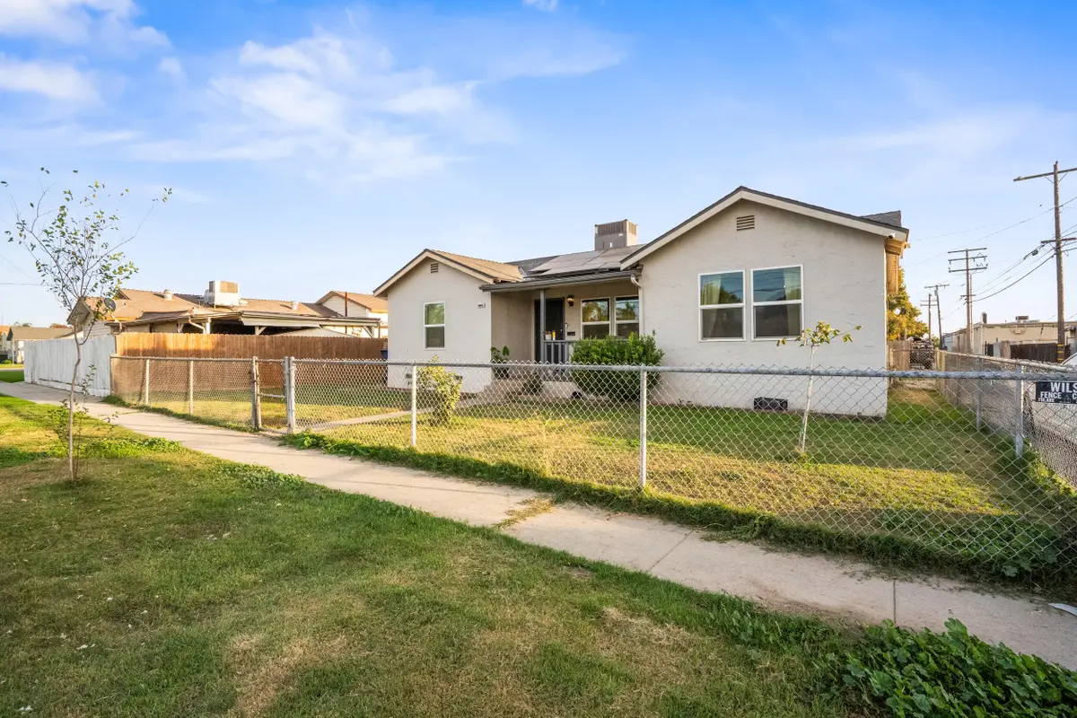 717 W Kern Avenue, Tulare, CA 93274 - Image #1
