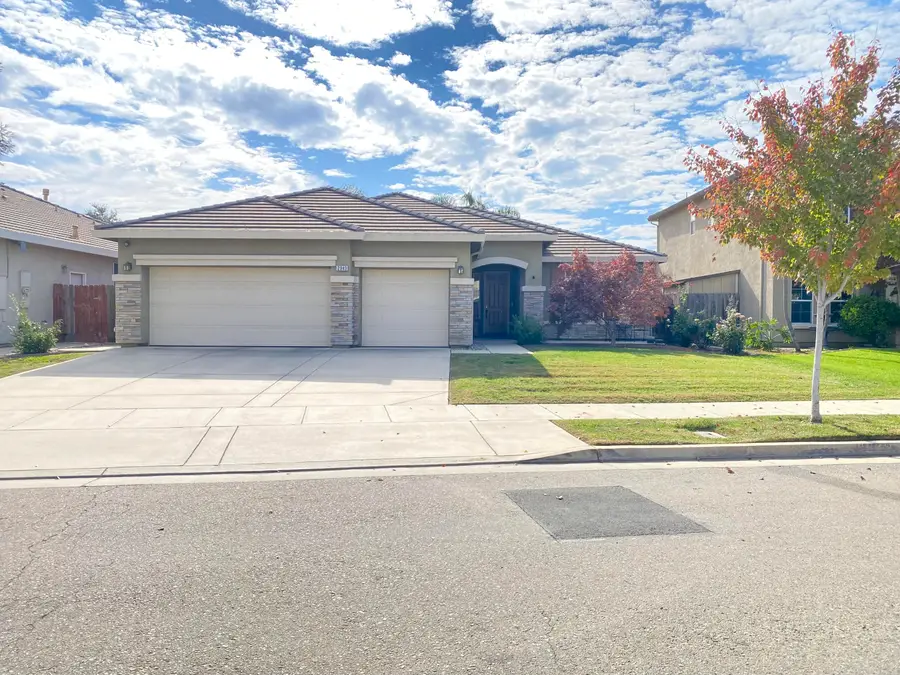 2943 W Harold Court, Visalia, CA 93291 - Image #2