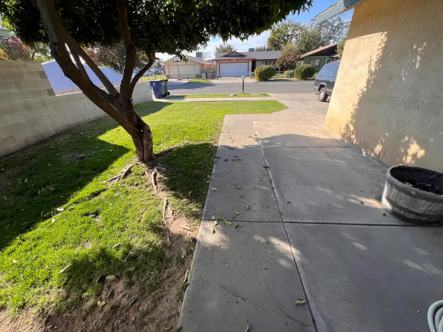 752 S T Street S, Tulare, CA 93274 - Image #3