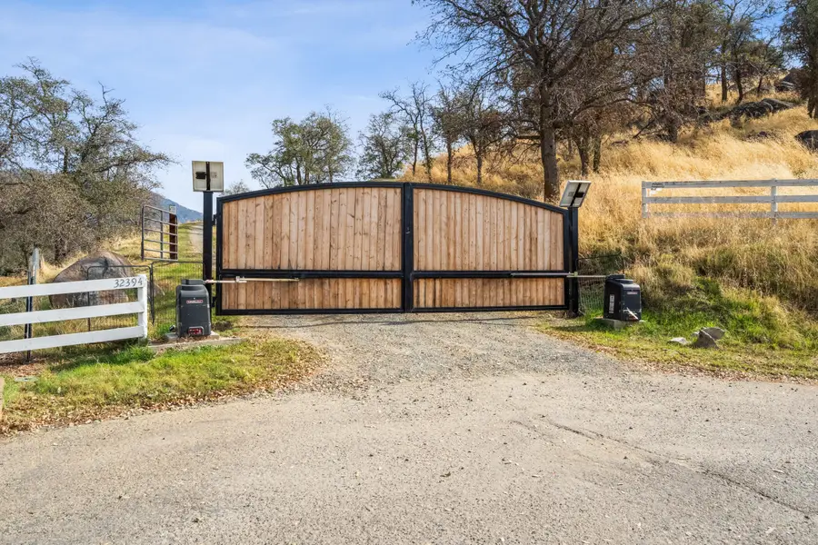 32394 Pinto Drive, Springville, CA 93265 - Image #2