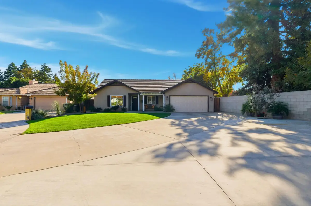 1315 E Vine Court, Visalia, CA 93292 - Image #1