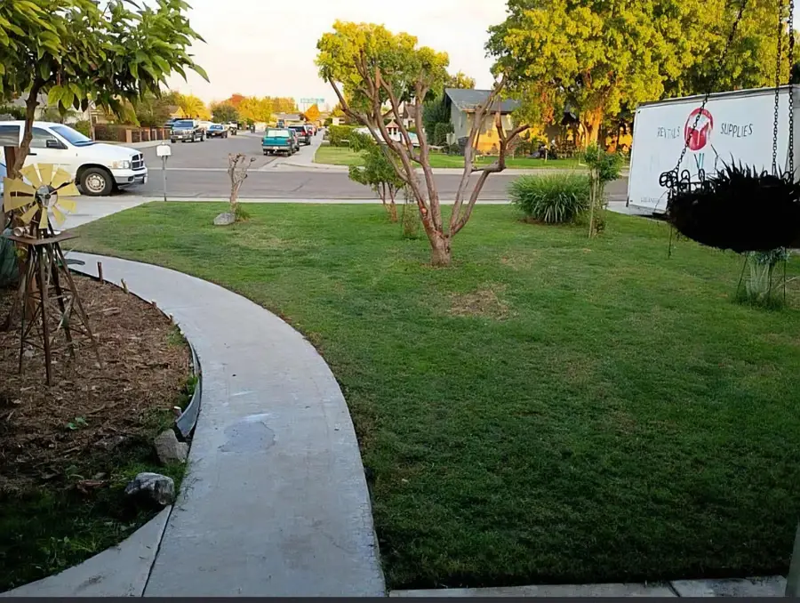 2527 S Linda Vista Street, Visalia, CA 93277 - Image #2