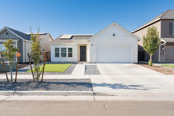 2608 W Heather Lane, Hanford, CA 93230
