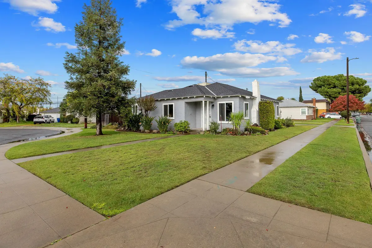 3021 E Simpson Avenue, Fresno, CA 93703 - Image #1