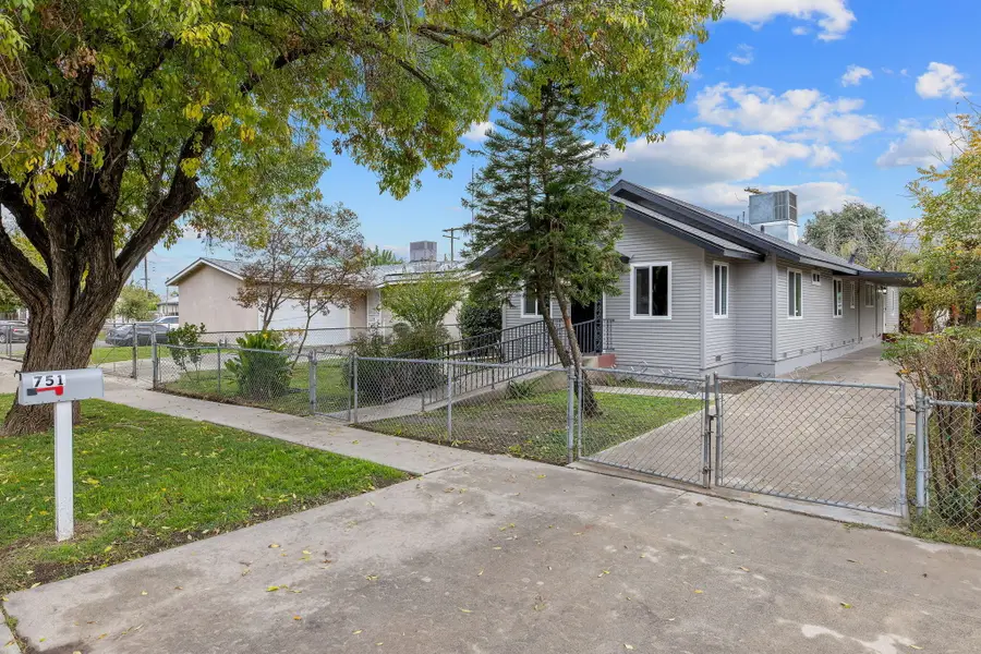 751 S G Street, Tulare, CA 93274 - Image #2