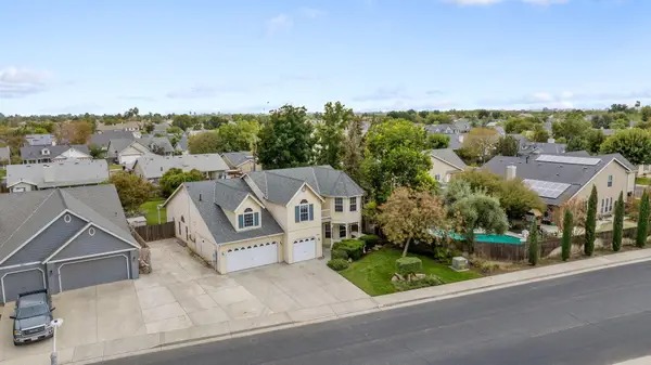 927 W Saffron Street, Hanford, CA 93230