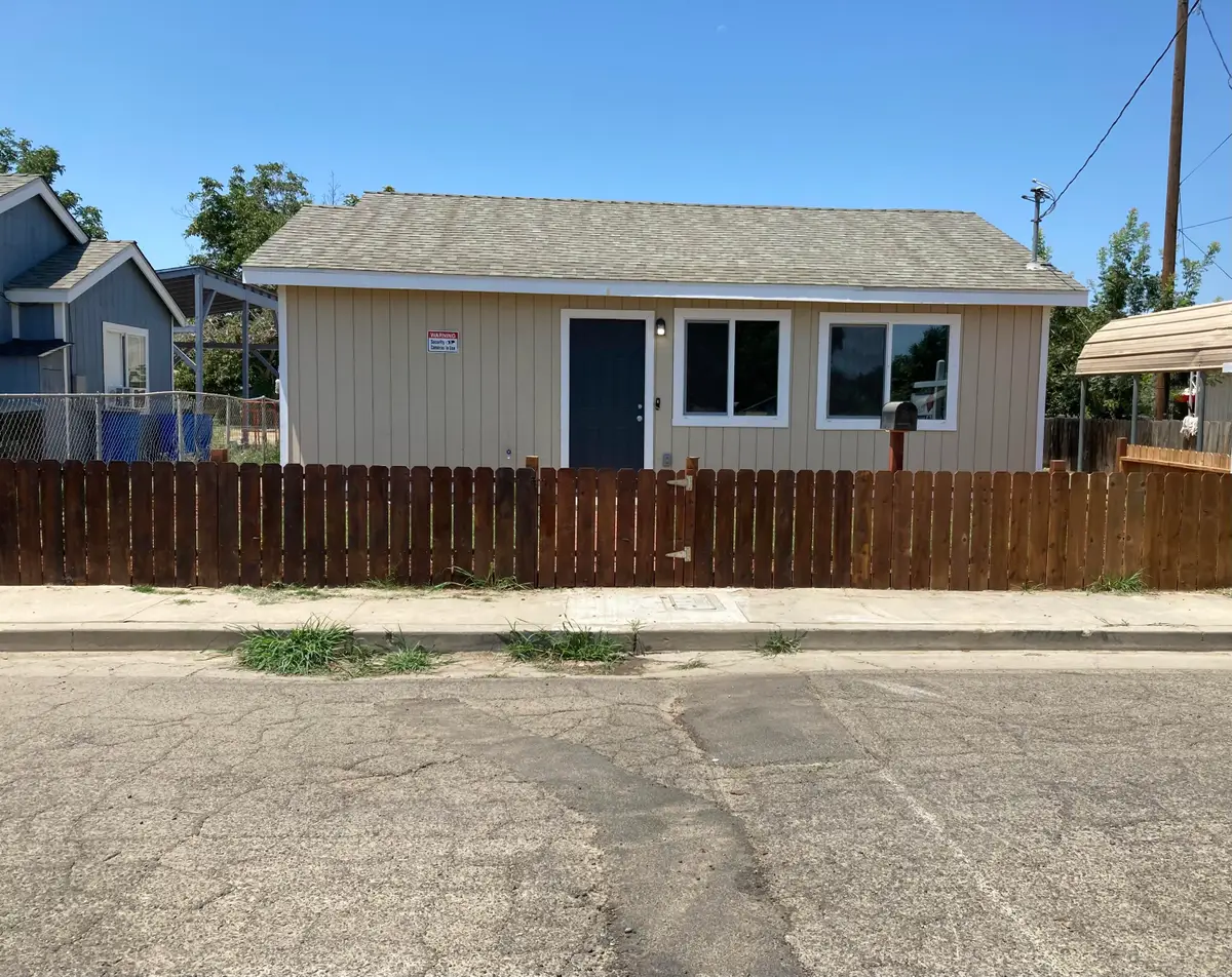 209 S Magnolia Ave Avenue, Farmersville, CA 93223 - Image #1