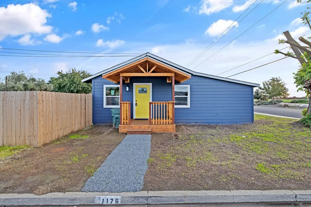 1175 W Maple Street, Exeter, CA 93221 - Image #1