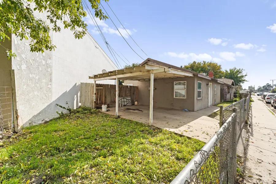 1106 N West Street, Visalia, CA 93291 - Image #2