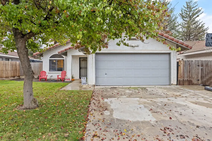 1903 Henshaw Avenue, Tulare, CA 93274 - Image #2
