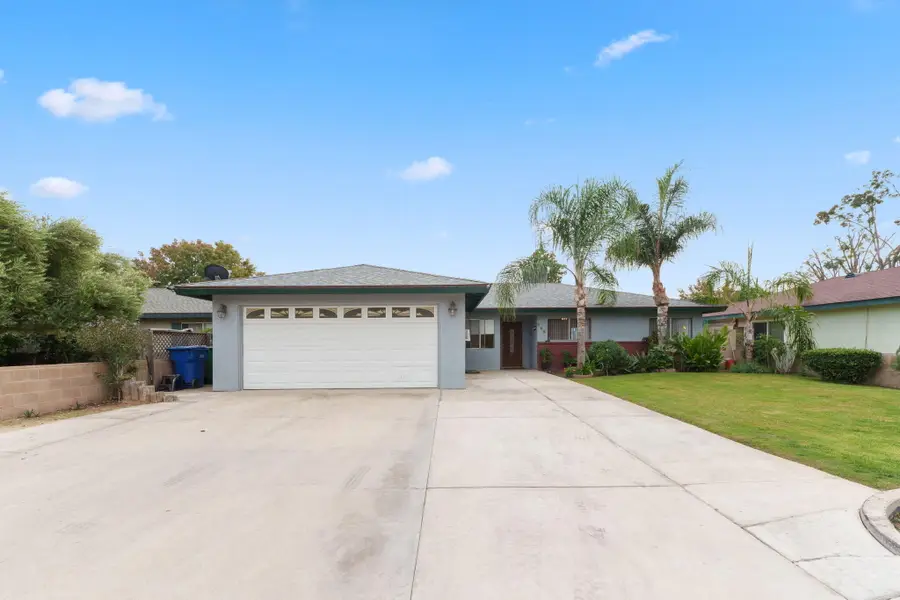 365 Redwood Drive, Shafter, CA 93263 - Image #2