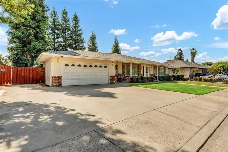 45 Lyon Avenue, Sanger, CA 93657 - Image #3