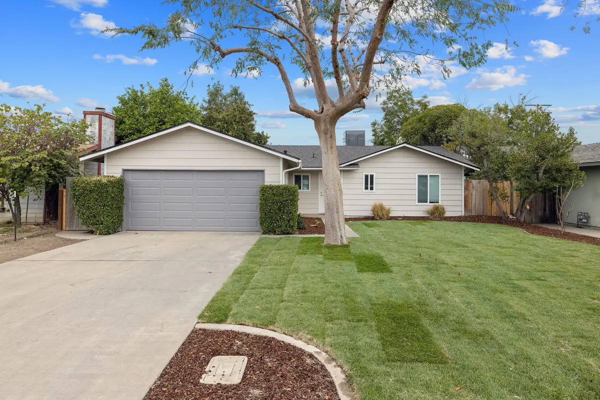 4024 W Howard Avenue, Visalia, CA 93277 - Image #1