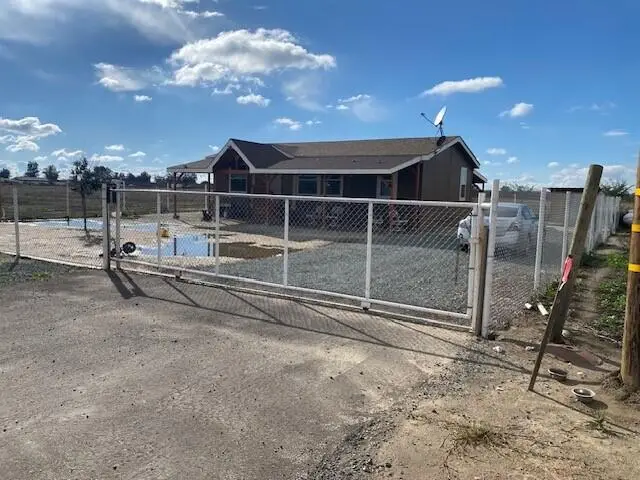 11393 128 Road, Pixley, CA 93256 - Image #1