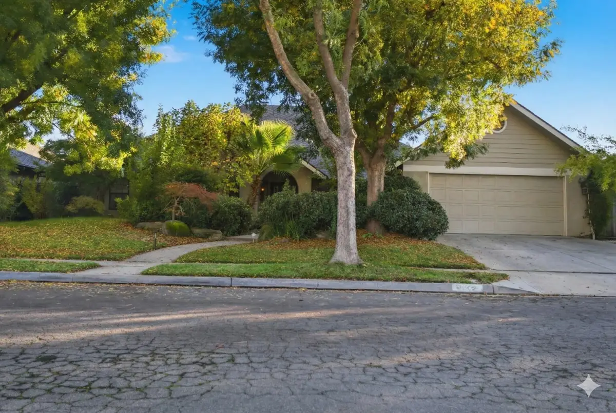 1123 E Cole Avenue, Fresno, CA 93720 - Image #1